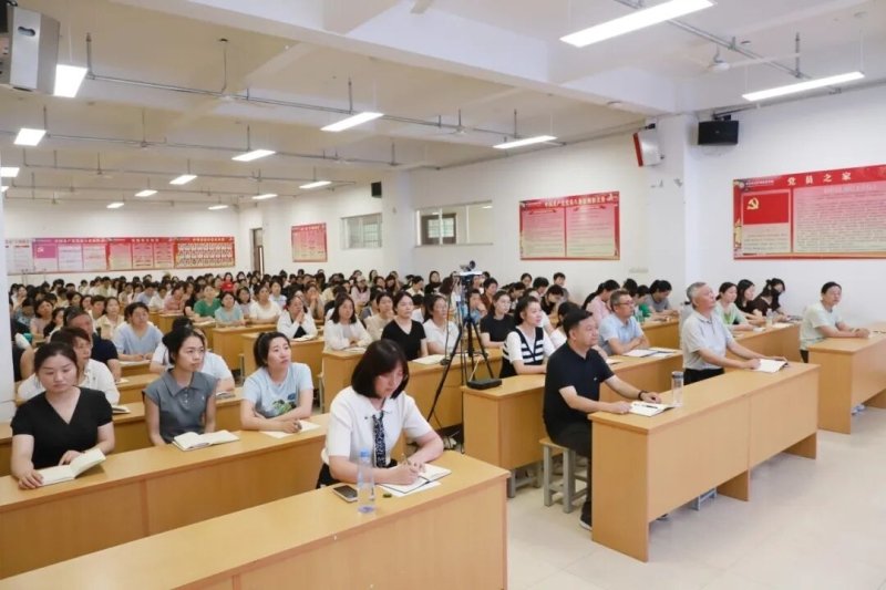 提高教师队伍职业素养